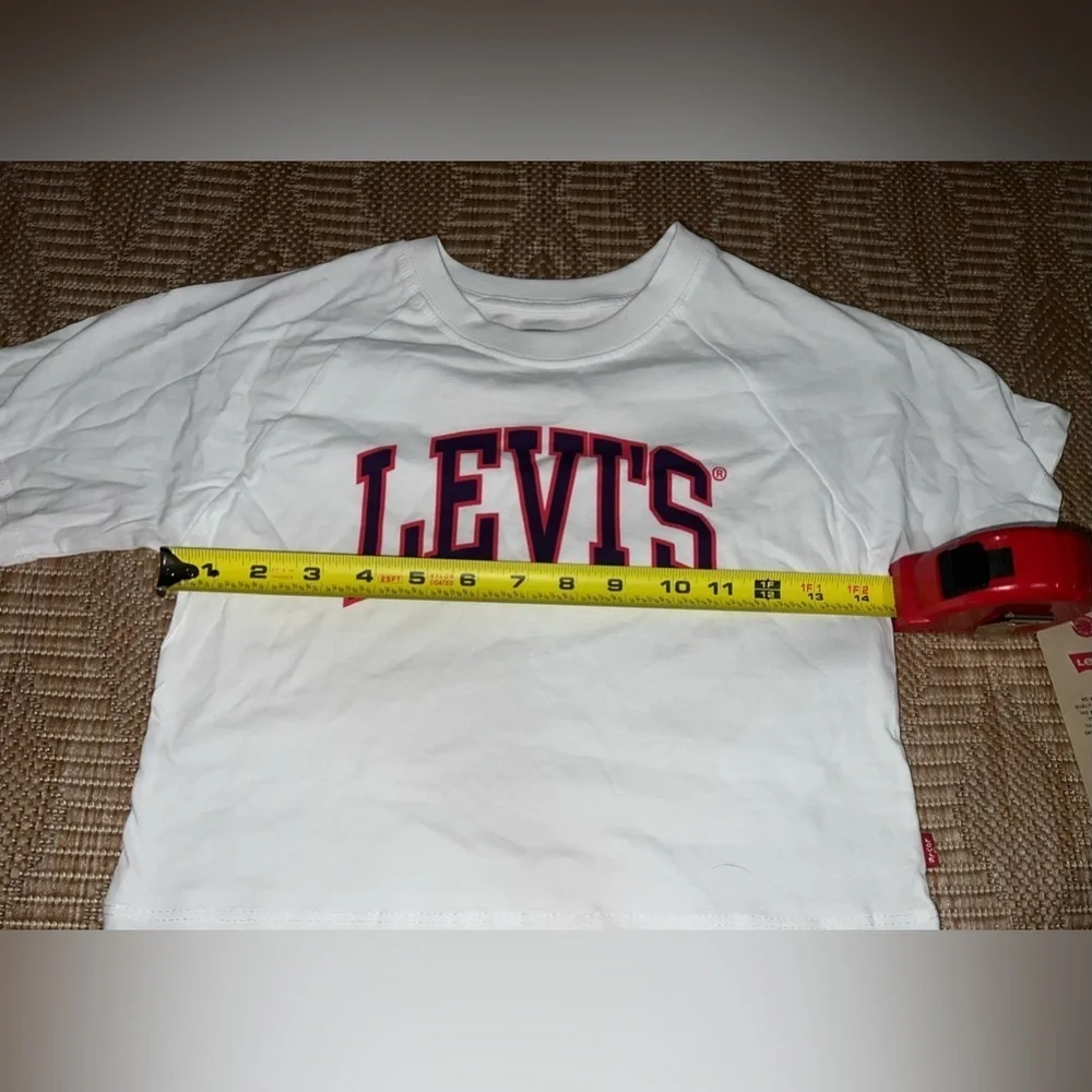 LEVIS Girls Cropped Boxy White Tee, Logo Design, Size 6, NWT